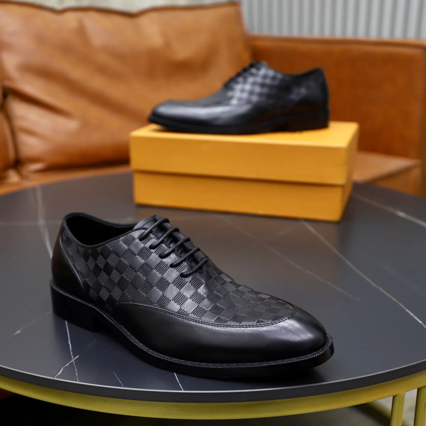 Men's shoes: 280🙅‍♂️🙅‍♂️🙅‍♂️Niuli Brand: LV Louis Vuitton Size: 39-44 (38, 45, 46 can be customized) Level: Counter classic Material: Original soft cowhide upper Comfortable cowhide lining Original lightweight outsole Style category: Formal business casual driving leather shoes Color: Color of the actual picture